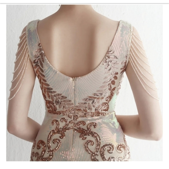 Gold, Floral,V Neck, Round Back, Sleeveless, Beaded, Sequined, Mermaid… - Picture 4 of 16